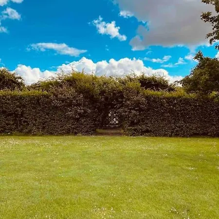 Characterful Yorkshire Cottage, Beautiful Views * York