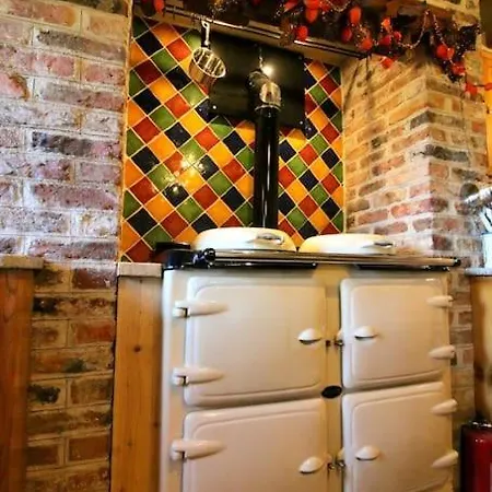 Characterful Yorkshire Cottage, Beautiful Views Holiday home York