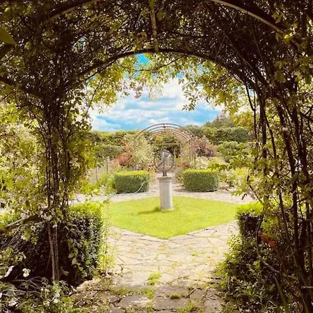 Characterful Yorkshire Cottage, Beautiful Views * York